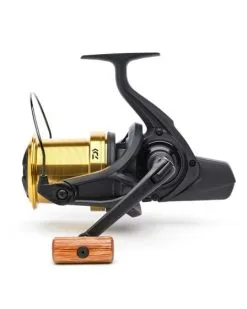 Daiwa - Emblem 45 SCW - Gold Spool 8 Daiwa - Emblem 45 SCW - Gold Spool -Predator Fishing Rods Verkoopwinkel daiwa may2019132399