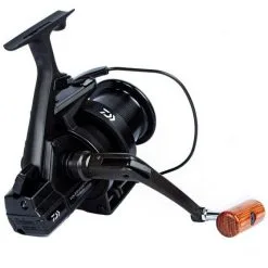 Daiwa - Tournament S 5000T Black Reel -Predator Fishing Rods Verkoopwinkel daiwa tournament s black reel size 5000 6