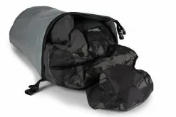 Fox Rage - HD Dry Bag -Predator Fishing Rods Verkoopwinkel nlu107 rage voyager dry bag 45l in use